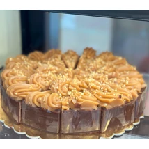 Karamellás trüffel torta szelet